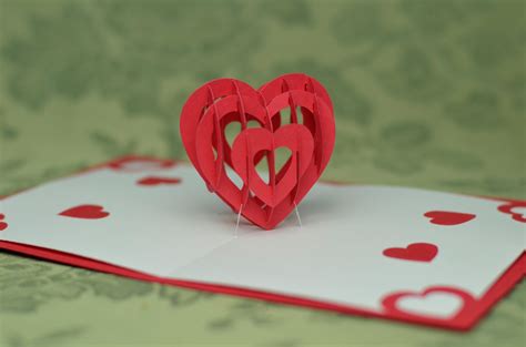 Get The Free Template To Make This Easy Heart Pop Up Card | Heart pop up card, Pop up card